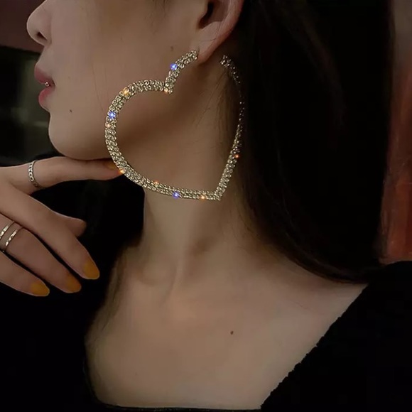 NEW 18k gold plated earrings - Picture 2 of 7